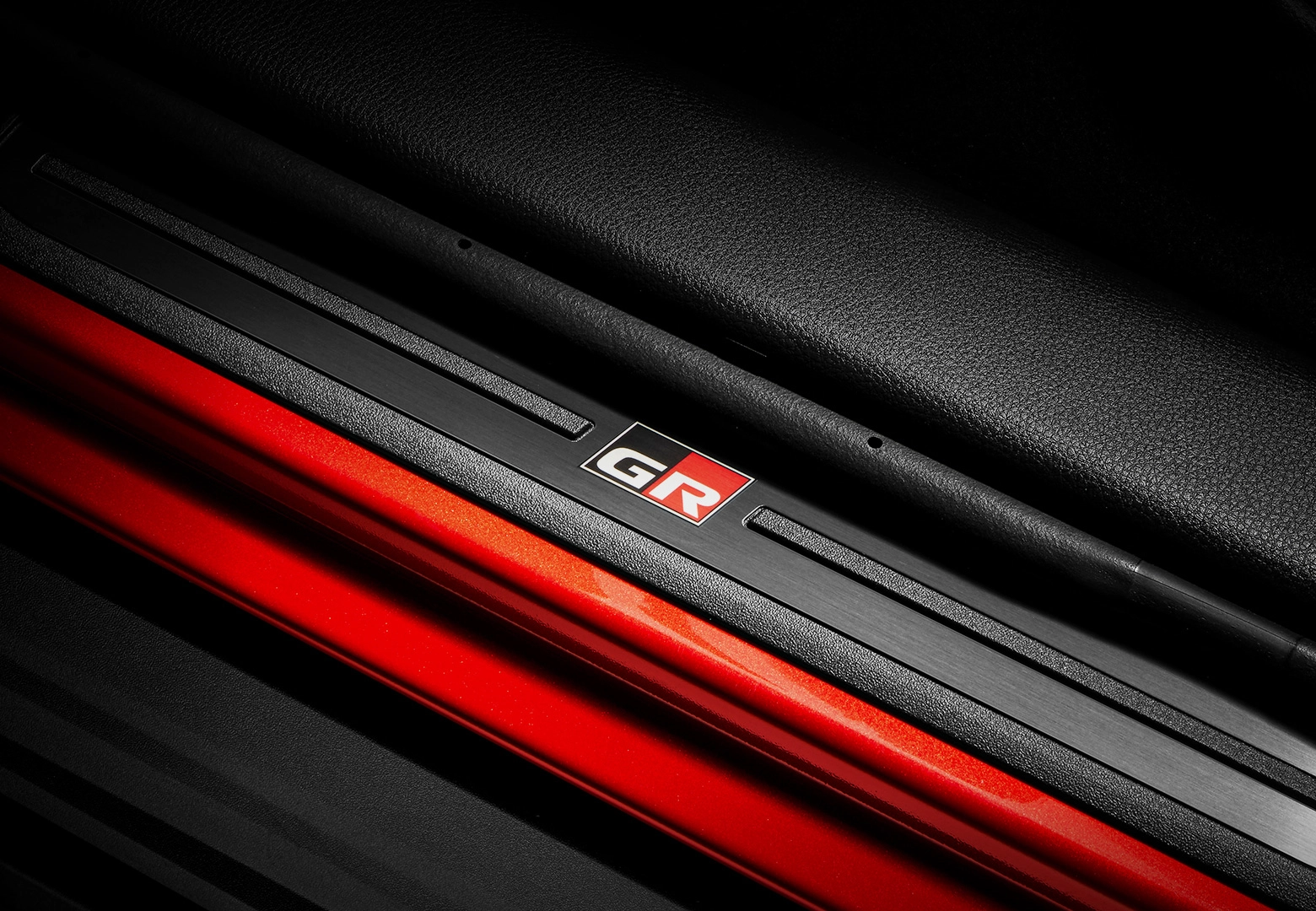 GR-S 프론트 도어 스커프 플레이트